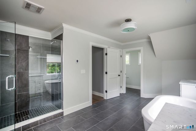 4 Vona Way, Newtown, CT 06470