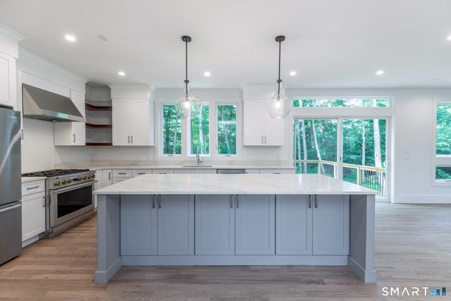 4 Vona Way, Newtown, CT 06470