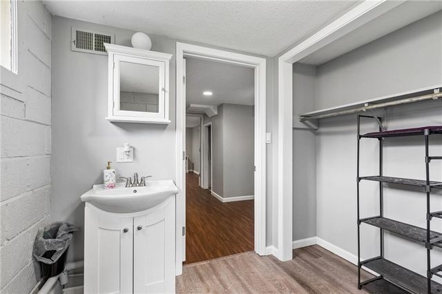 4811 NE 44th Terrace, Kansas City, MO 64117