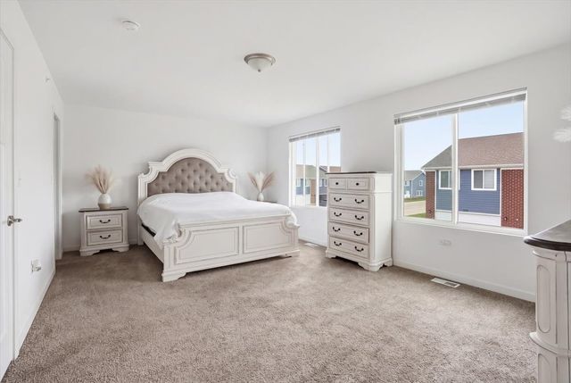 1033 Gillespie Lane, Yorkville, IL 60560