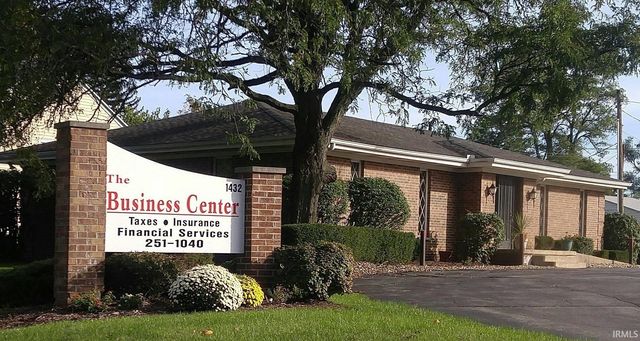 1432 Lincoln Way E, South Bend, IN 46613