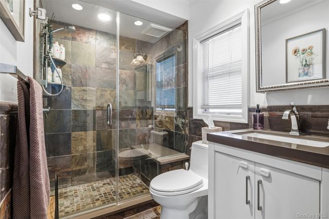 2450 Yorktown ST, Oceanside, NY 11572