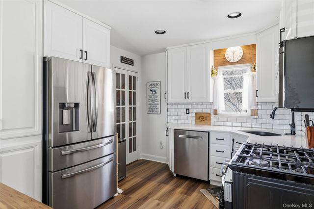 2450 Yorktown ST, Oceanside, NY 11572