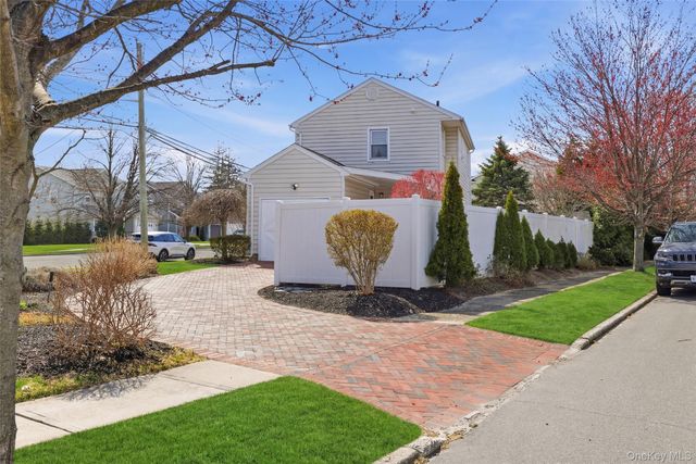 2450 Yorktown ST, Oceanside, NY 11572