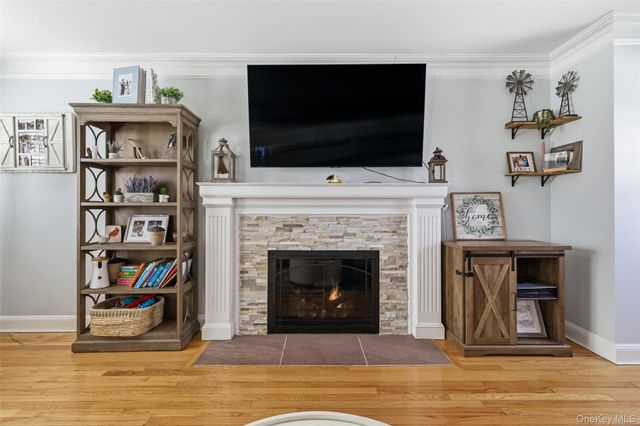 2450 Yorktown ST, Oceanside, NY 11572