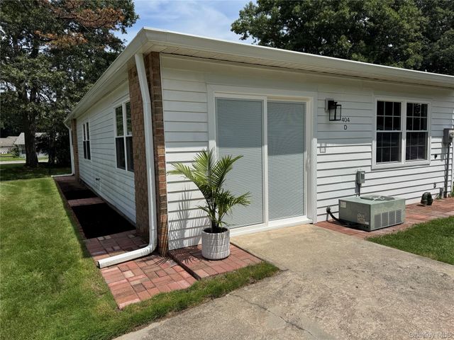 404 Woodbridge Drive D, Ridge, NY 11961