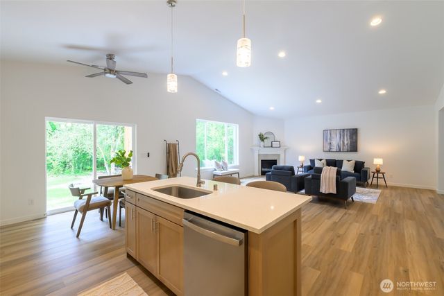 14811 62nd Avenue NW, Gig Harbor, WA 98332