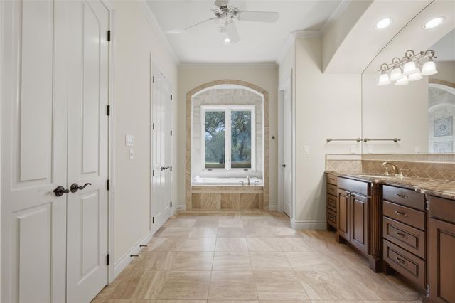 300 Stardust LN, Georgetown, TX 78633
