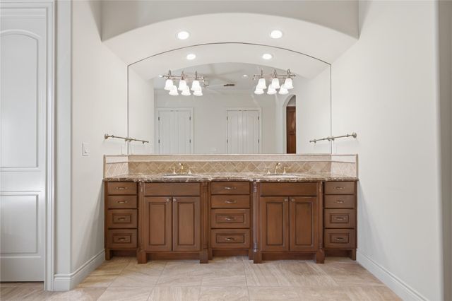 300 Stardust LN, Georgetown, TX 78633
