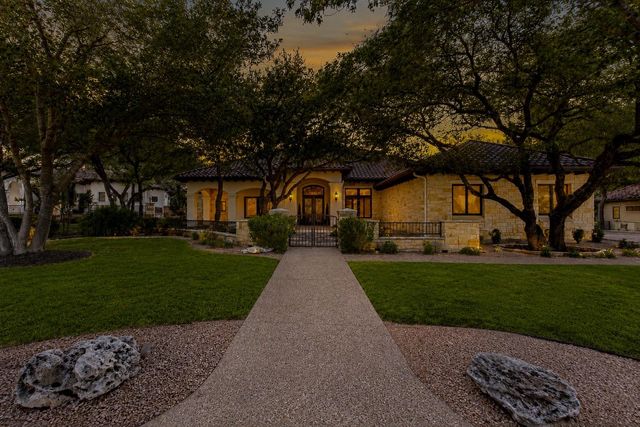 300 Stardust LN, Georgetown, TX 78633
