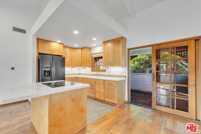 13901 Albers Street, Sherman Oaks, CA 91401