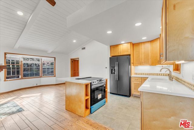 13901 Albers Street, Sherman Oaks, CA 91401