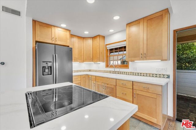 13901 Albers Street, Sherman Oaks, CA 91401