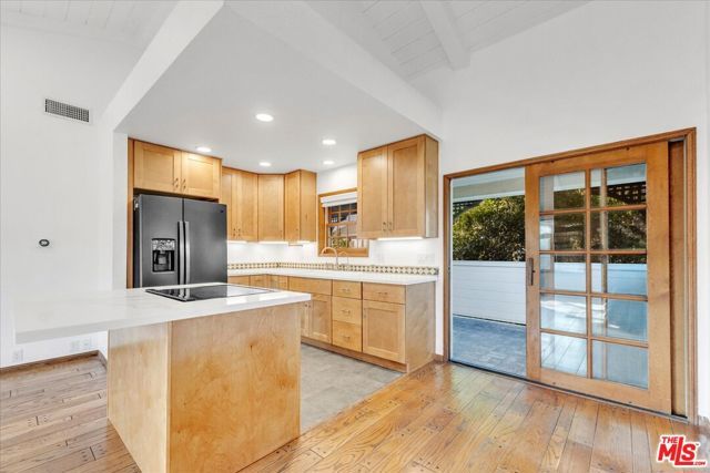 13901 Albers Street, Sherman Oaks, CA 91401