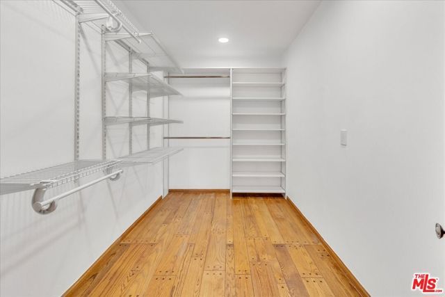 13901 Albers Street, Sherman Oaks, CA 91401