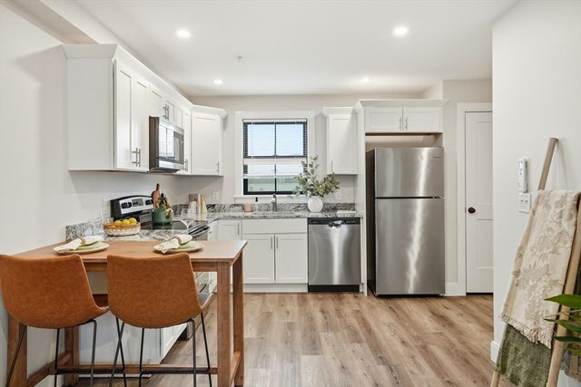 5 Water Street 3, Plymouth, MA 02360