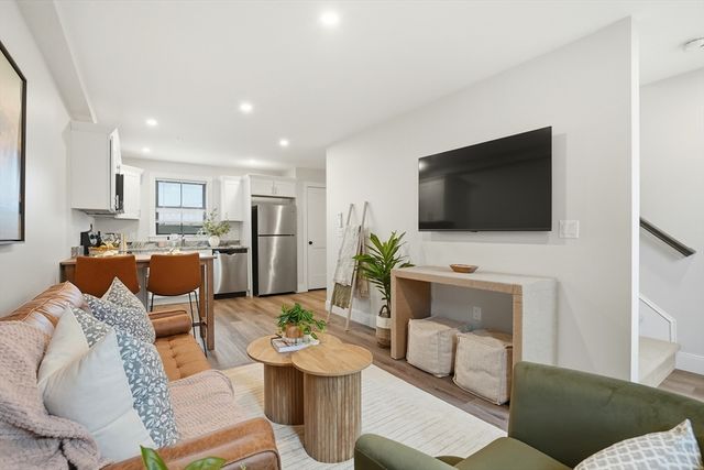 5 Water Street 3, Plymouth, MA 02360