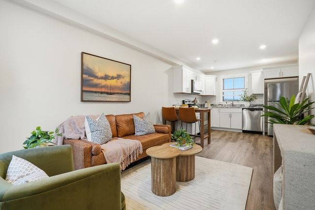 5 Water Street 3, Plymouth, MA 02360
