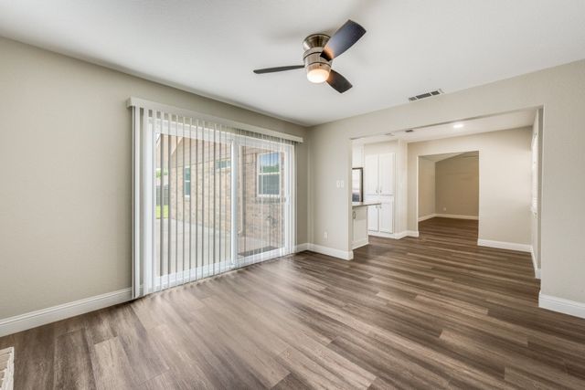 6207 Patriotic Court, Arlington, TX 76002