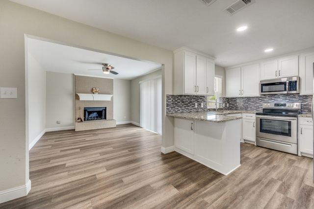 6207 Patriotic Court, Arlington, TX 76002