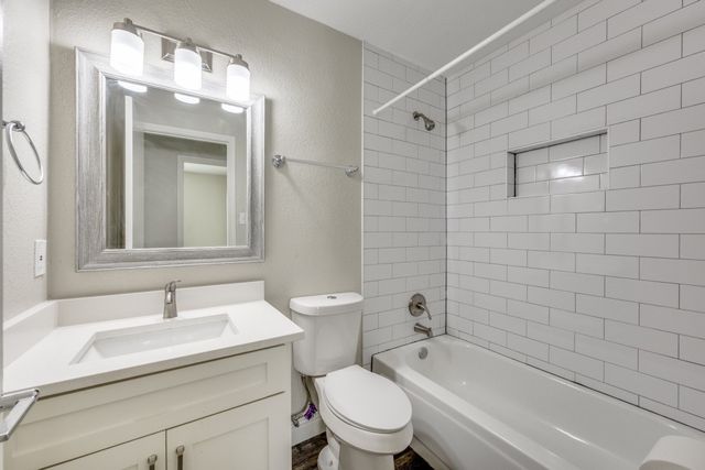 6207 Patriotic Court, Arlington, TX 76002