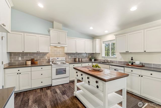 214 280th Street NE, Arlington, WA 98223