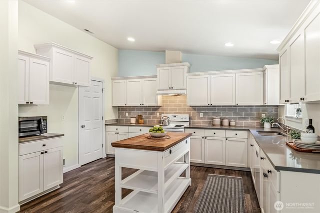 214 280th Street NE, Arlington, WA 98223
