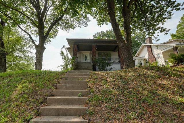 1732 S Arlington Avenue, Independence, MO 64052