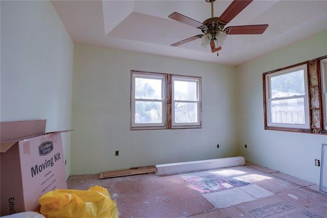 1732 S Arlington Avenue, Independence, MO 64052