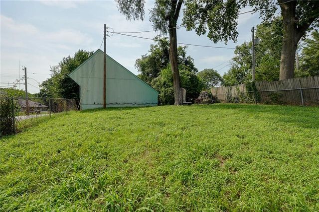1732 S Arlington Avenue, Independence, MO 64052