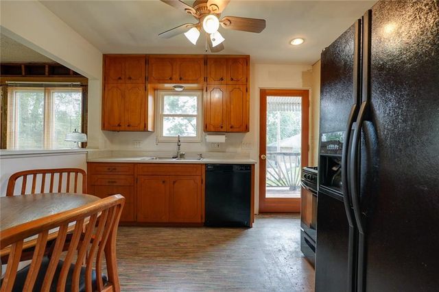 1732 S Arlington Avenue, Independence, MO 64052