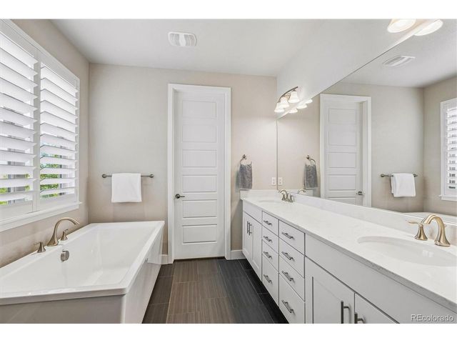 10425 Maplebrook Way, Highlands Ranch, CO 80126