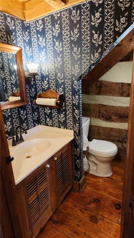 209 W Diamond St, City Of But Ne, PA 16001