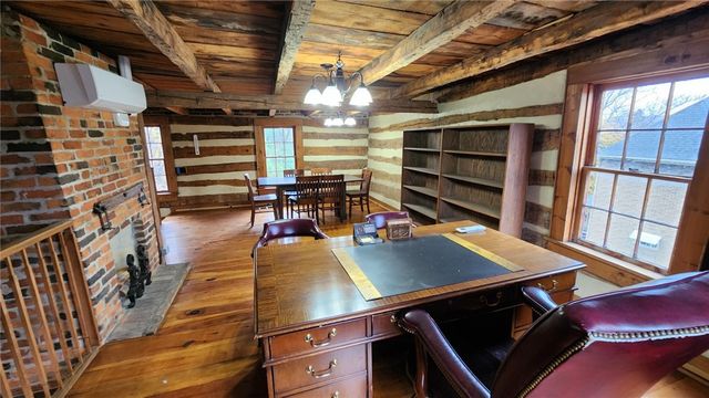 209 W Diamond St, City Of But Ne, PA 16001