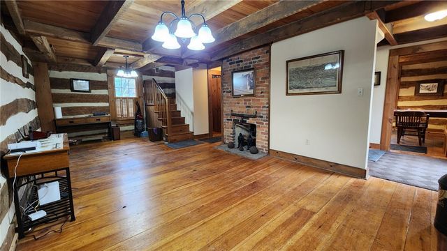 209 W Diamond St, City Of But Ne, PA 16001