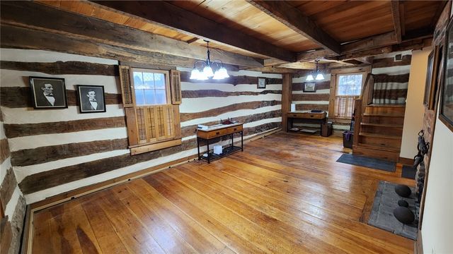 209 W Diamond St, City Of But Ne, PA 16001