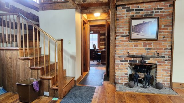 209 W Diamond St, City Of But Ne, PA 16001