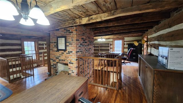 209 W Diamond St, City Of But Ne, PA 16001