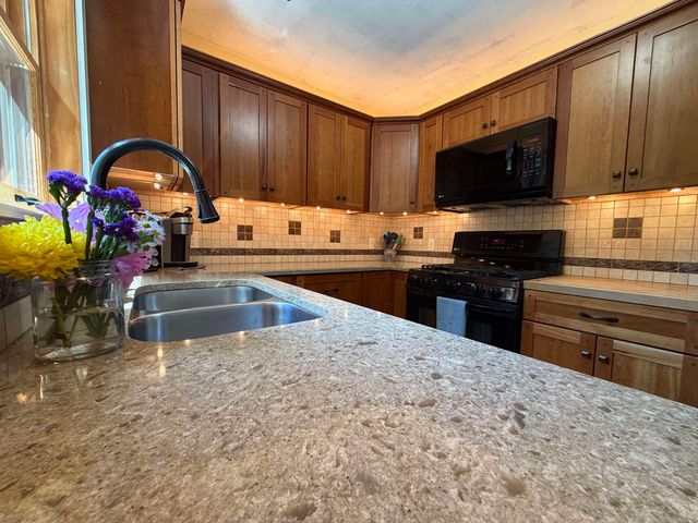 120 Carriage Hill Road, Brattleboro, VT 05301