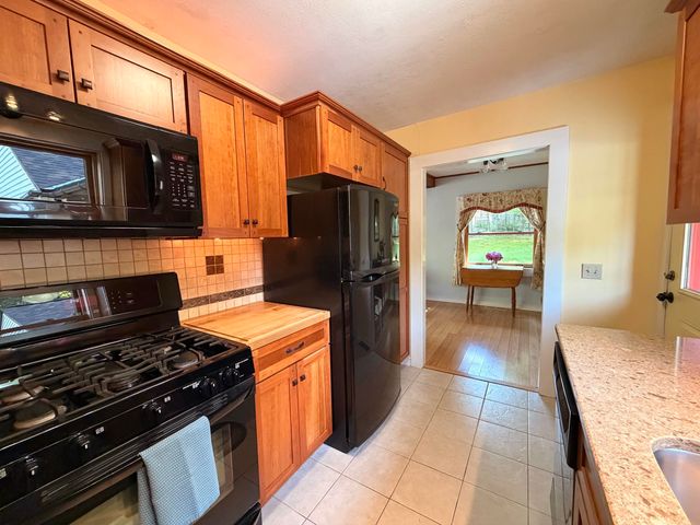 120 Carriage Hill Road, Brattleboro, VT 05301