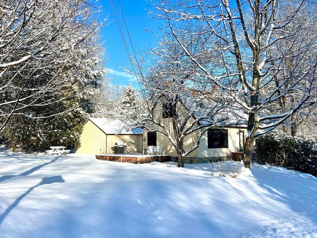 120 Carriage Hill Road, Brattleboro, VT 05301
