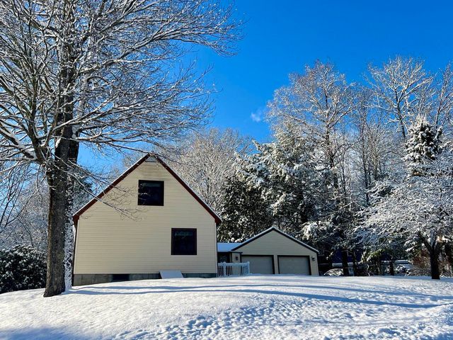 120 Carriage Hill Road, Brattleboro, VT 05301