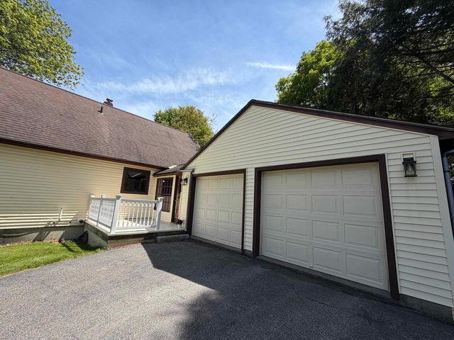 120 Carriage Hill Road, Brattleboro, VT 05301