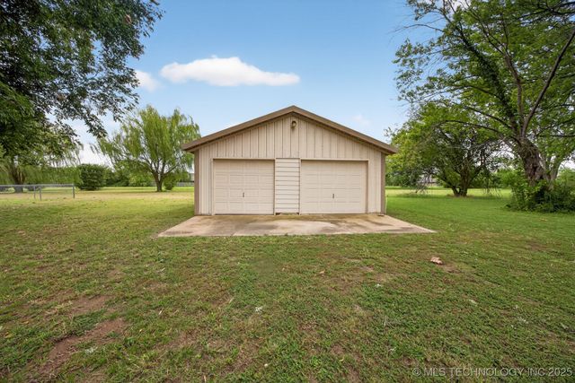 8452 E Blackwell Avenue, Claremore, OK 74019
