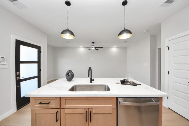 9826 Nedwald Street, Houston, TX 77029