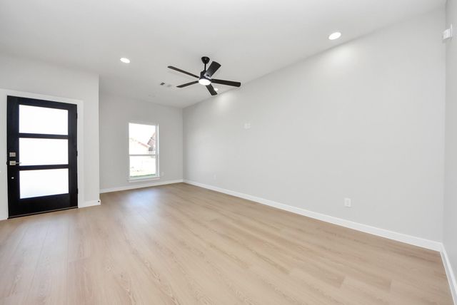 9826 Nedwald Street, Houston, TX 77029