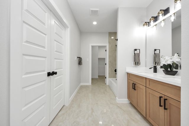 9826 Nedwald Street, Houston, TX 77029