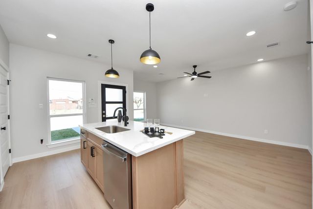 9826 Nedwald Street, Houston, TX 77029