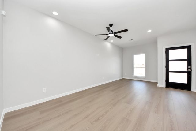 9826 Nedwald Street, Houston, TX 77029