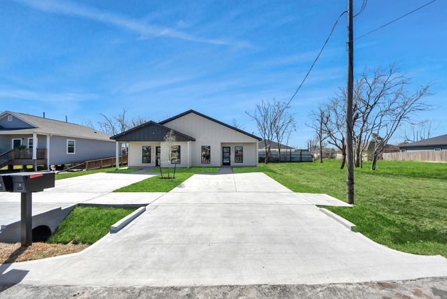 9826 Nedwald Street, Houston, TX 77029